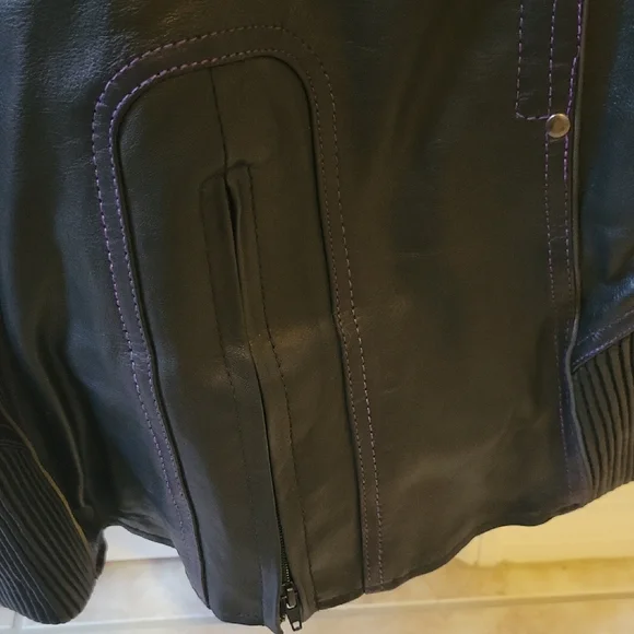 Harley-Davidson Black Leather Jacket with Purple Embroidery - Picture 5 of 6
